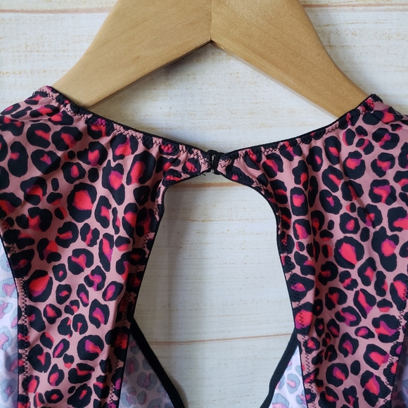 VICTORIA'S SECRET VERY SEXY Plunge Thong Bodysuit Teddy Animal Print Medium - Picture 9 of 13